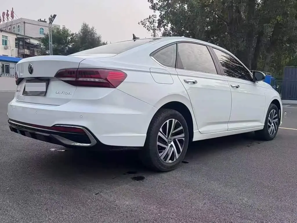 Volkswagen Lavida 2023 — Photo 18/20