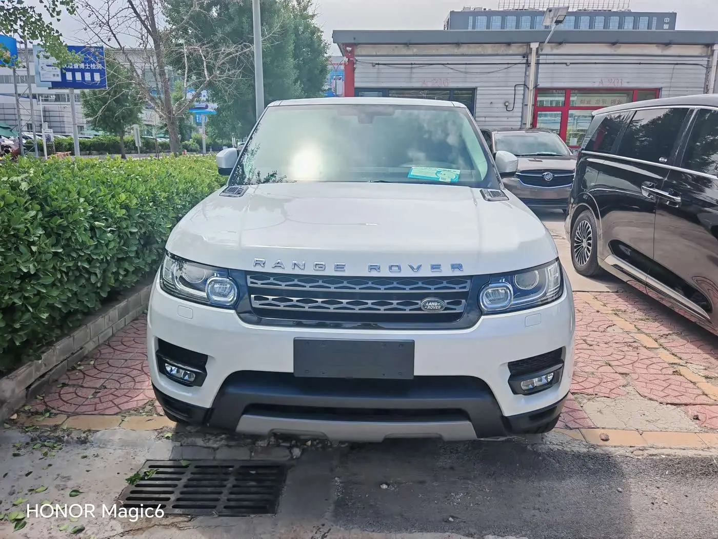 Land Rover Range Rover Sport 2016 — Photo 2/20