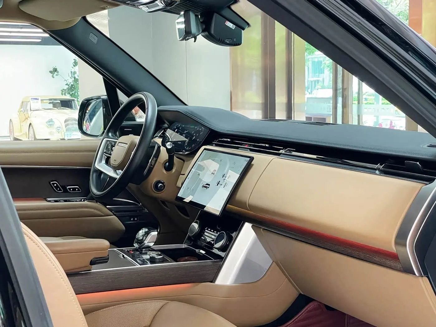 Land Rover Range Rover 2022 — Фото 19/20