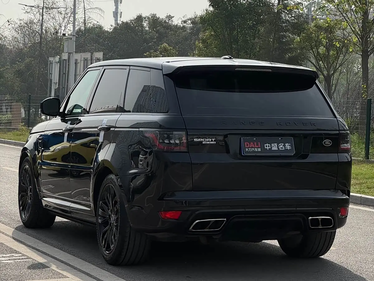 Land Rover Range Rover Sport 2017 — Photo 6/17