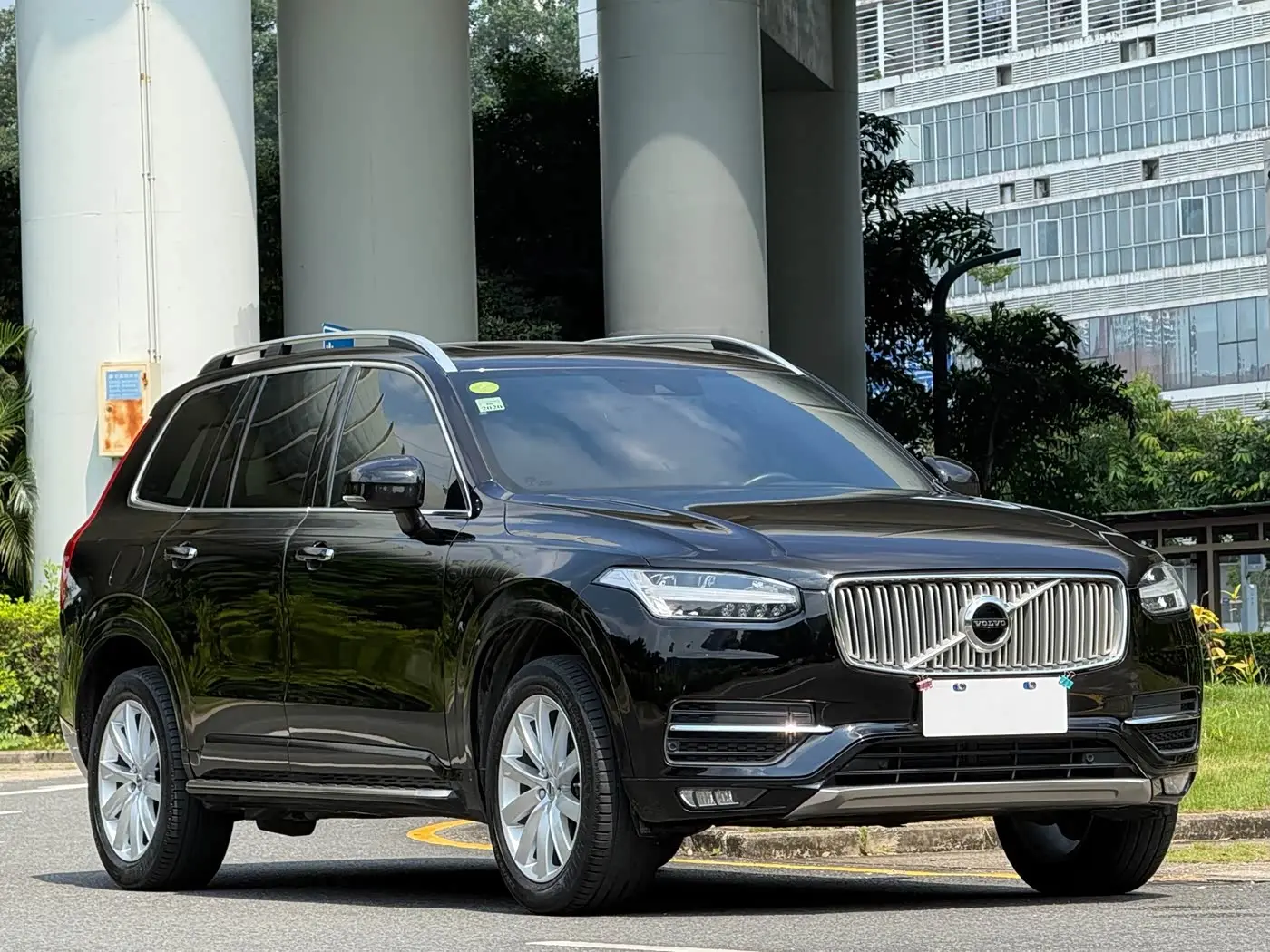 Volvo XC90 2018 — Фото 2/20