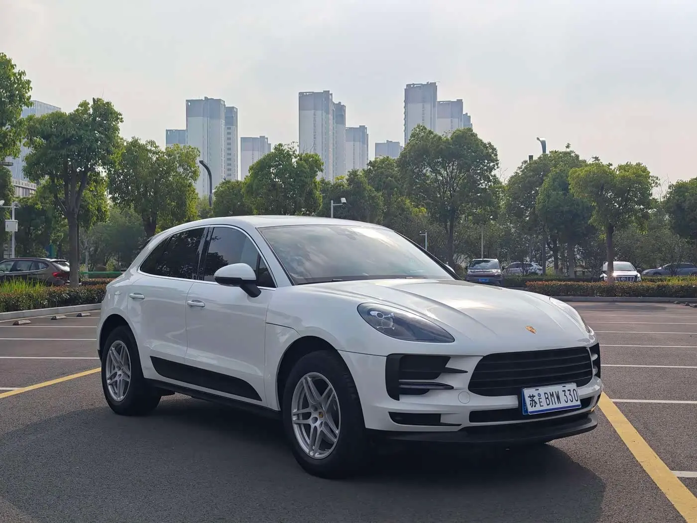 Porsche Macan 2020 — Фото 3/15
