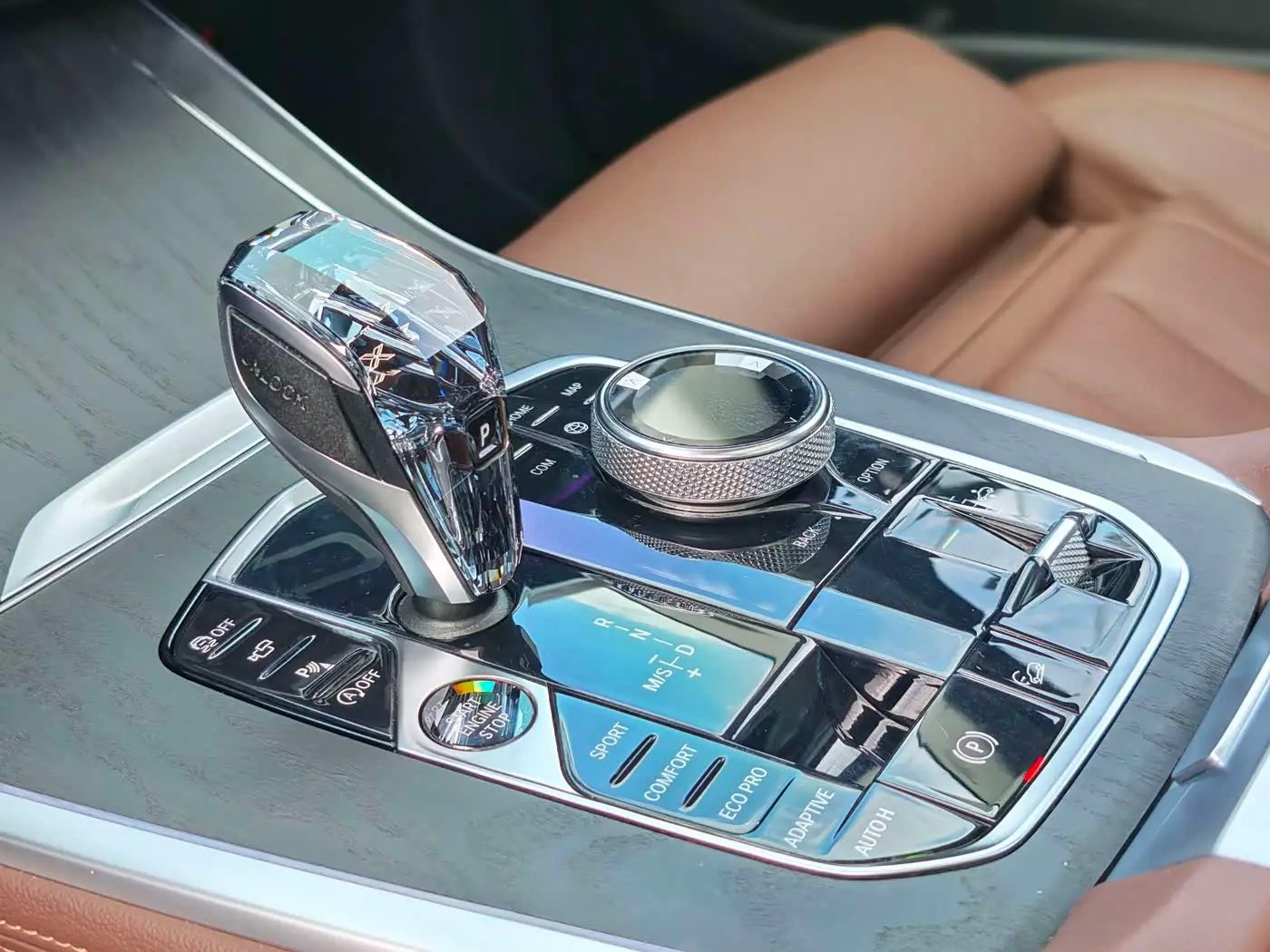 BMW X7 2019 — Photo 8/18