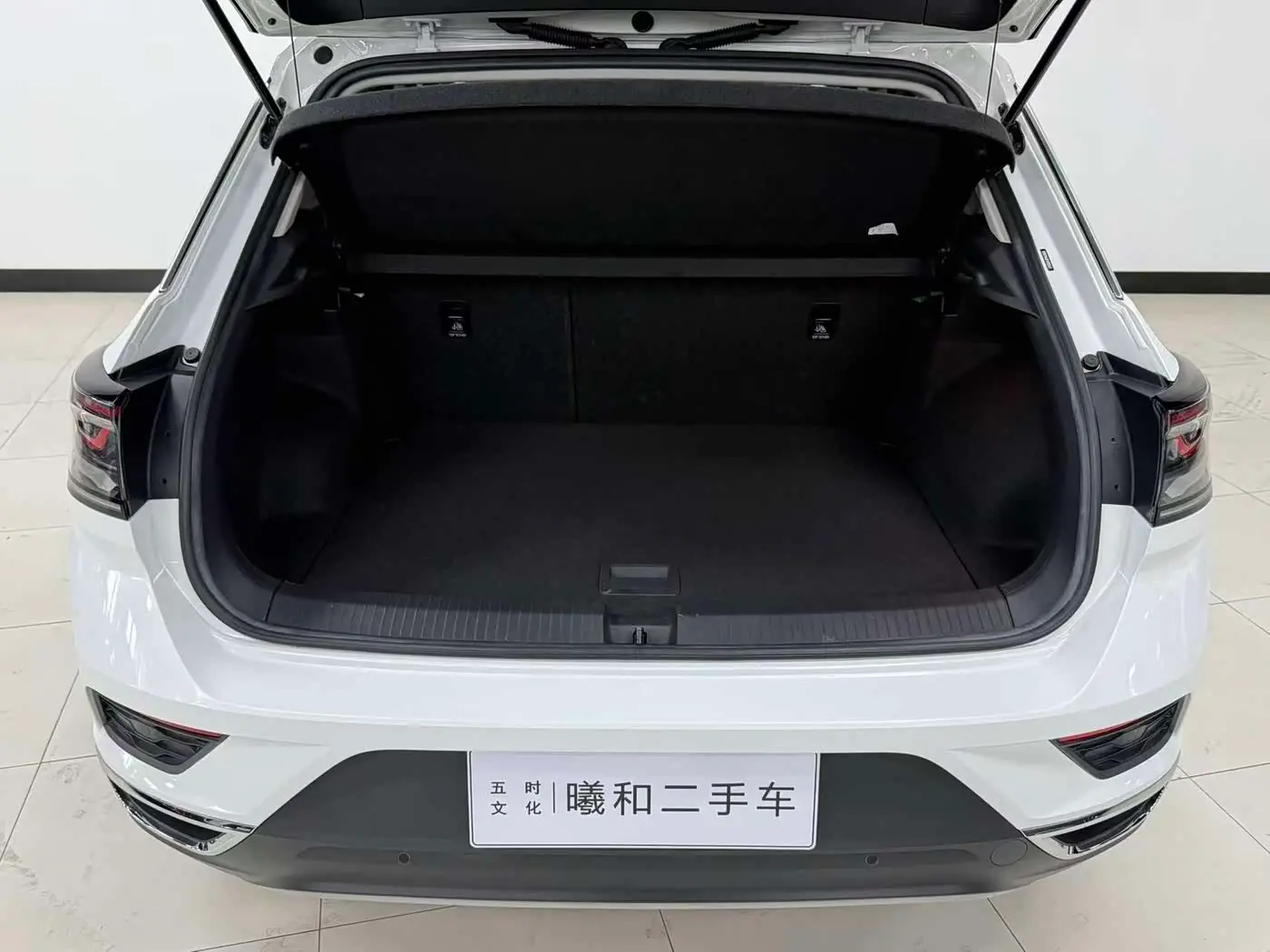 Volkswagen T-ROC 2023 — Photo 8/20