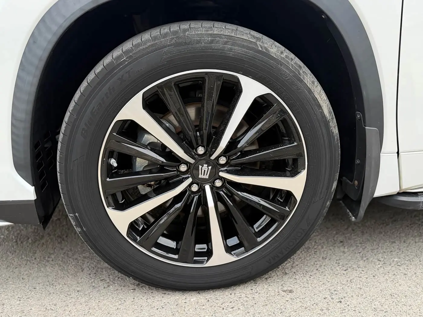 Toyota Crown Kluger 2022 — Photo 18/18