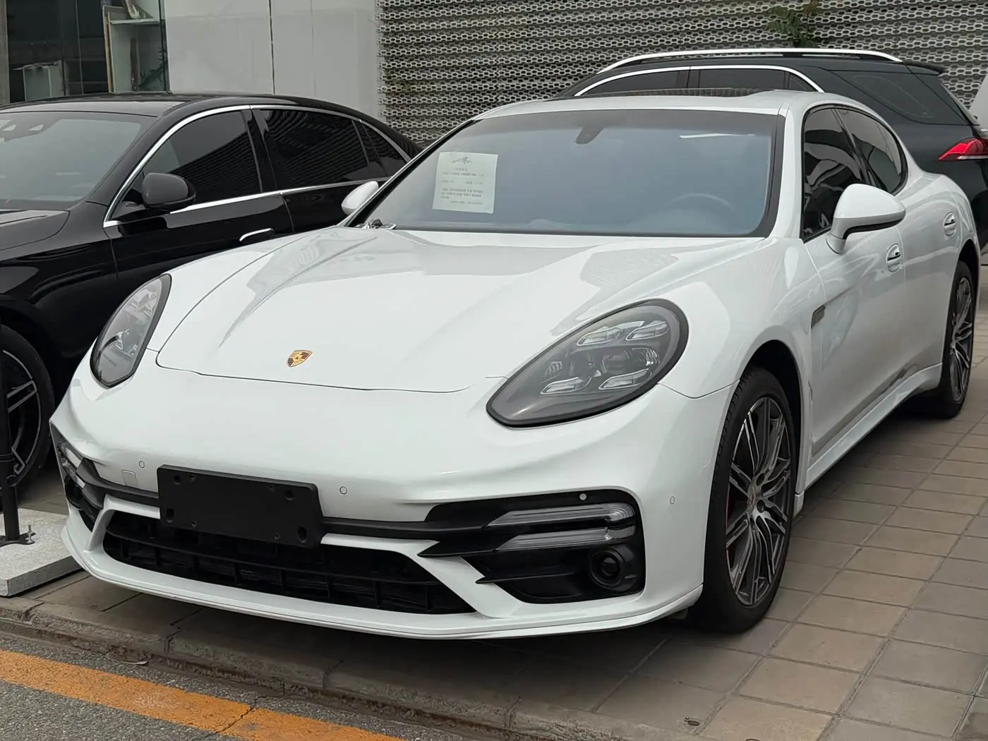 Porsche Panamera 2016 — Фото 1/17
