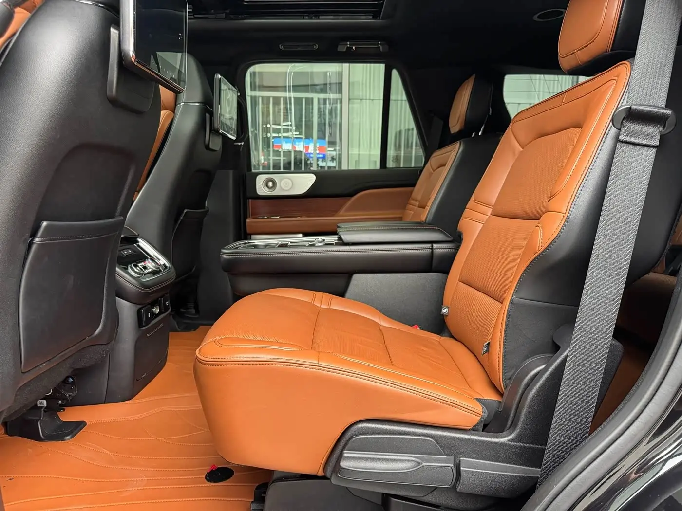 Lincoln Navigator 2020 — Photo 10/20