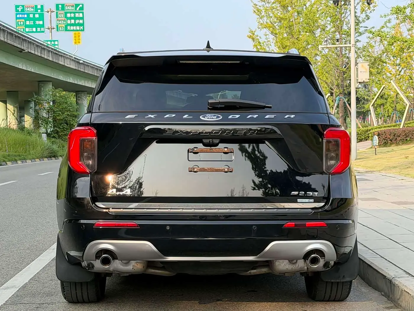 Ford Explorer 2021 — Фото 5/15