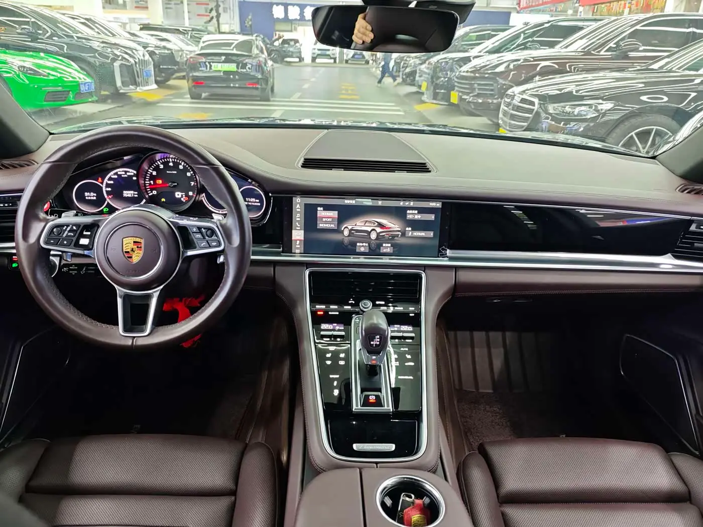 Porsche Panamera 2018 — Şəkil 11/20