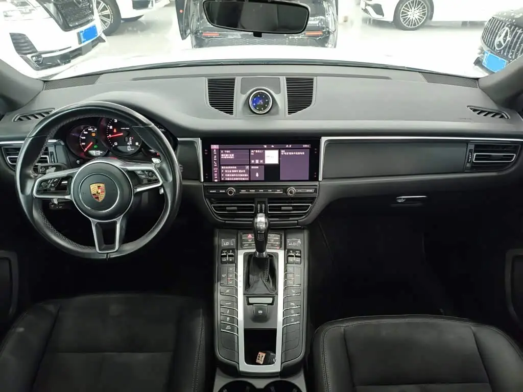 Porsche Macan 2020 — Photo 13/17