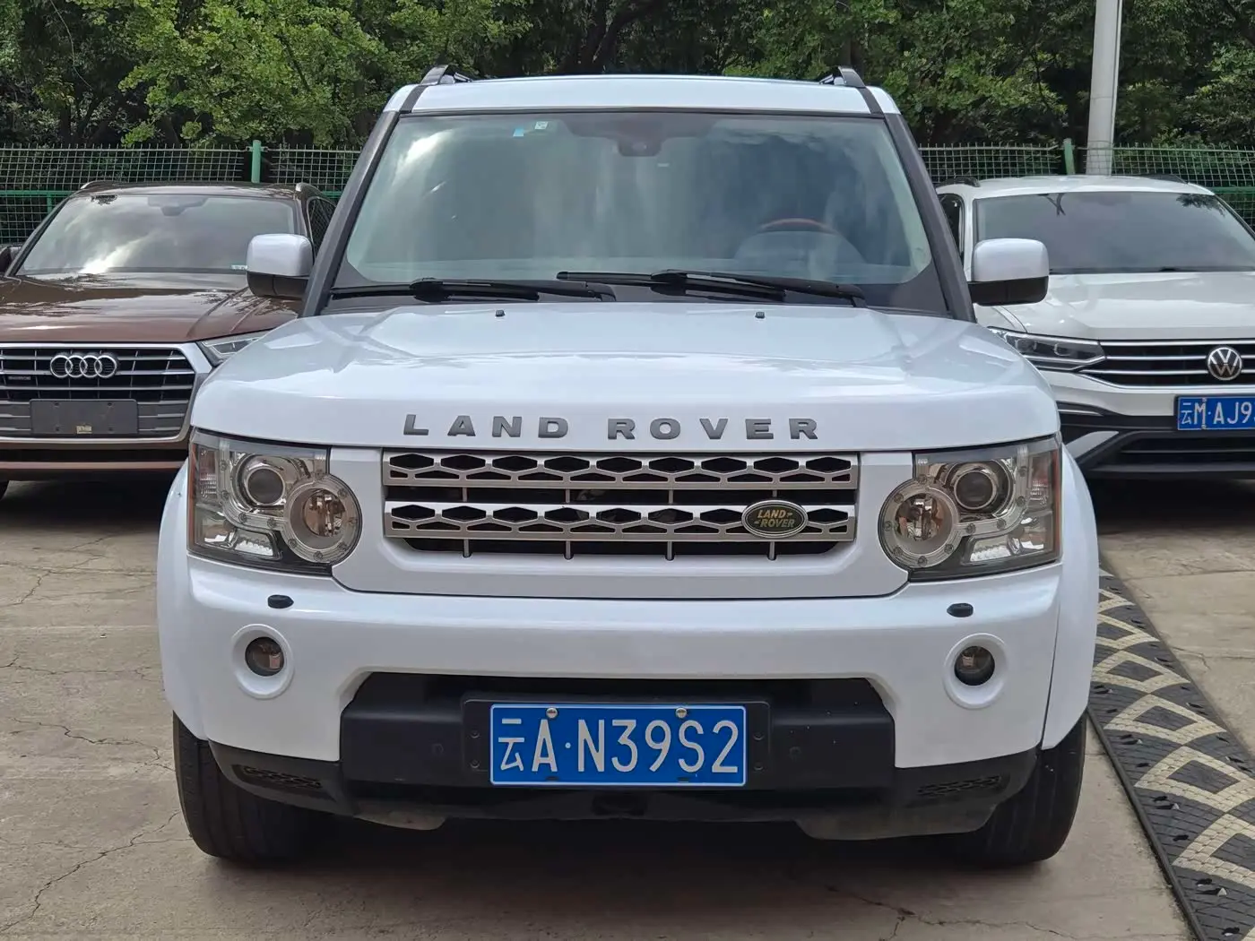 Land Rover Discovery 2010 — Фото 2/10
