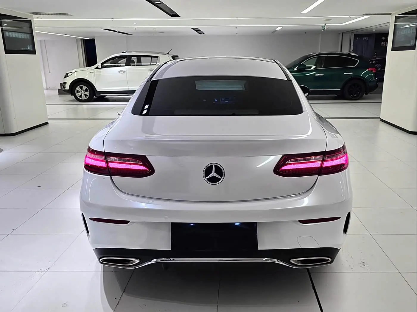 Mercedes-Benz E-Class 2017 — Фото 9/9