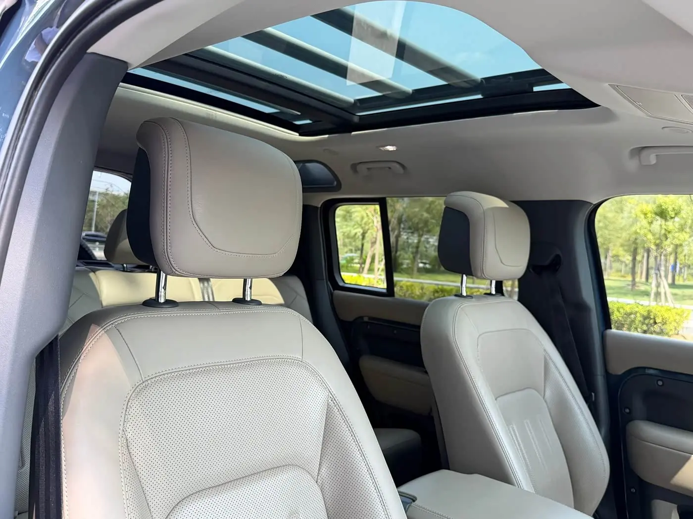 Land Rover Defender 2021 — Photo 20/20
