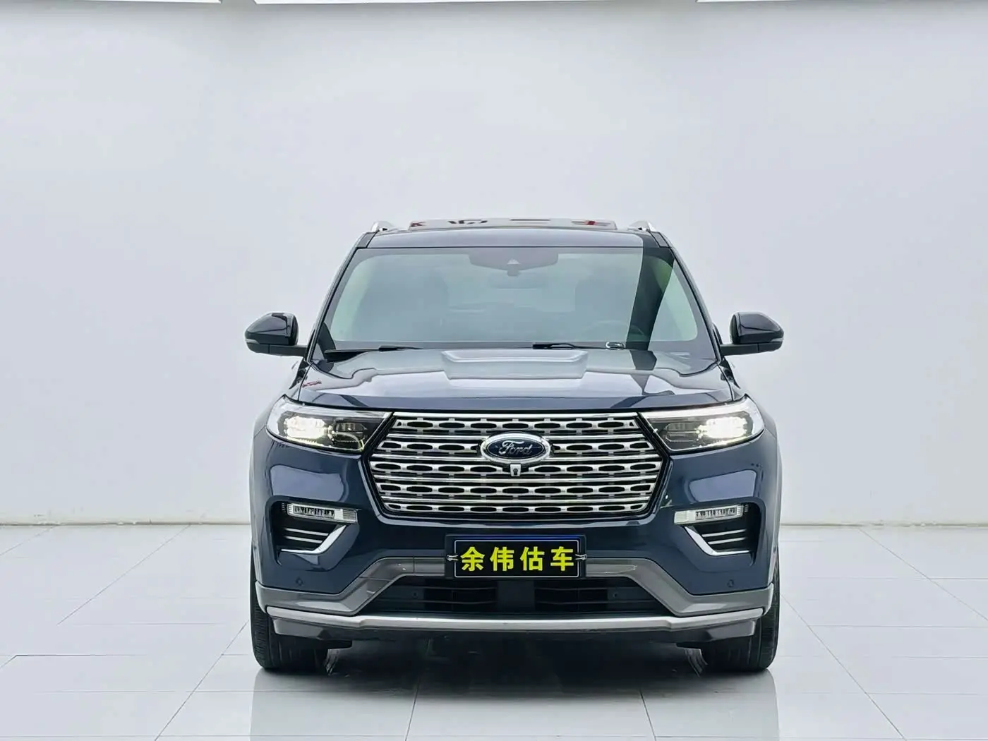 Ford Explorer 2021 — Фото 2/18