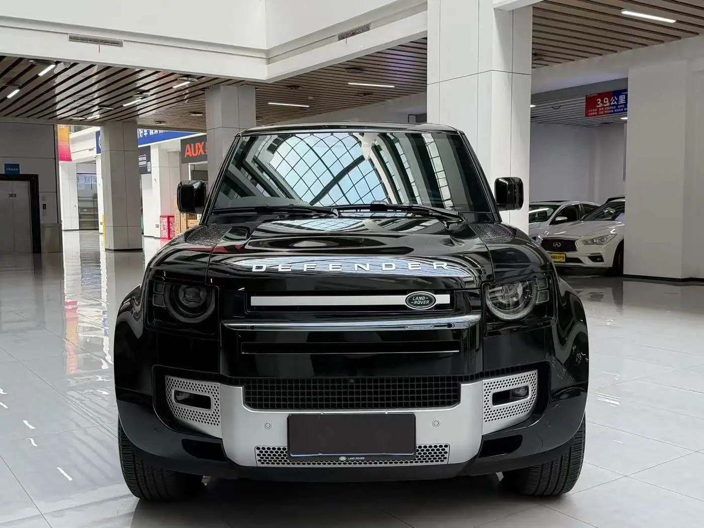 Land Rover Defender, 2024