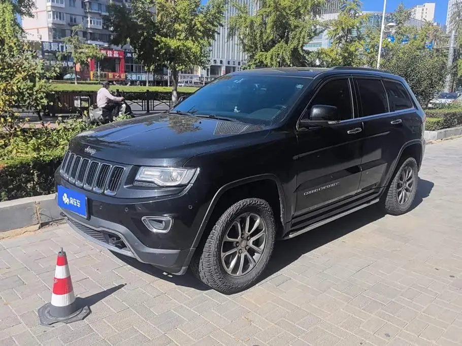 Jeep Grand Cherokee 2016 — Фото 1/16