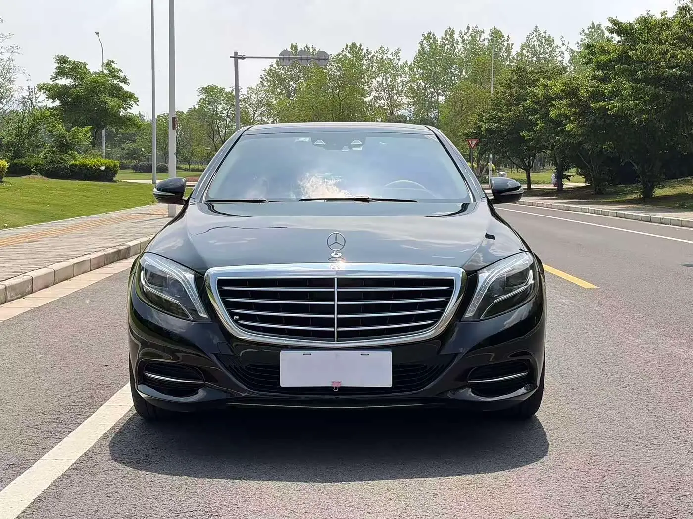 Mercedes-Benz S-Class 2016 — Photo 3/17