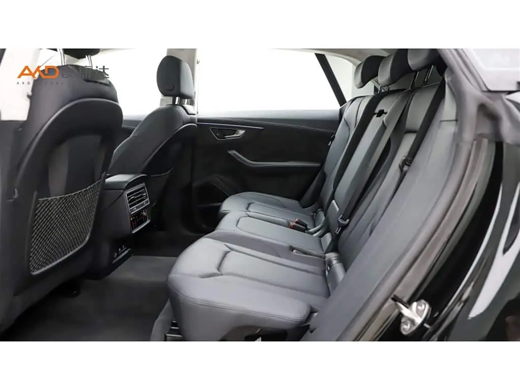 Audi Q8 2022 — Şəkil 7/10