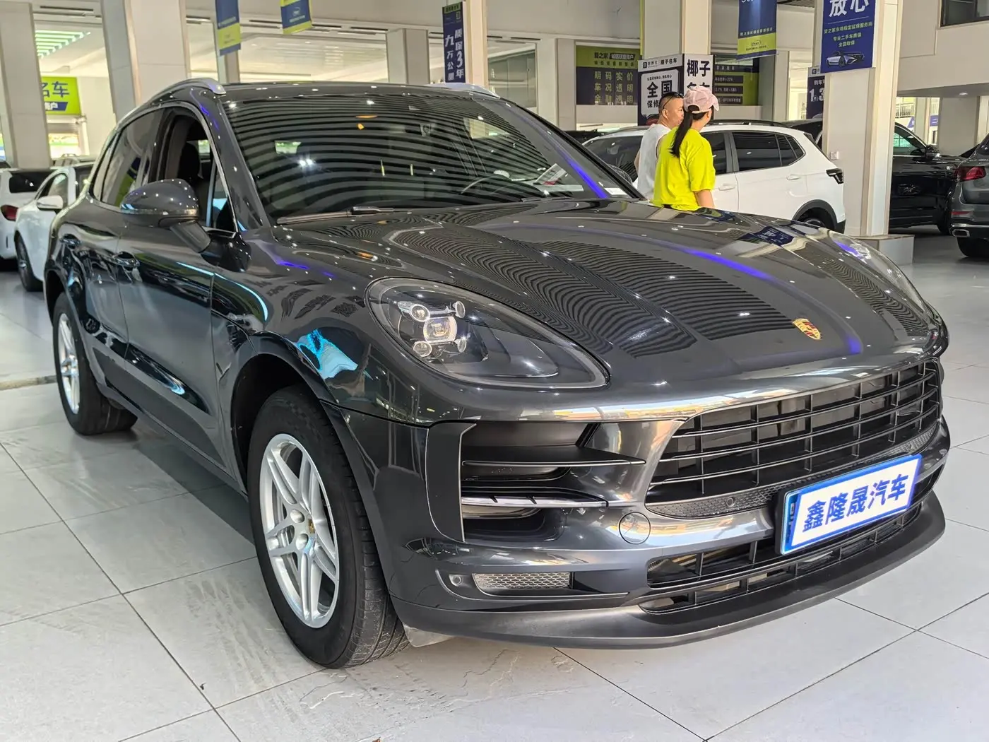 Porsche Macan 2020 — Фото 3/15