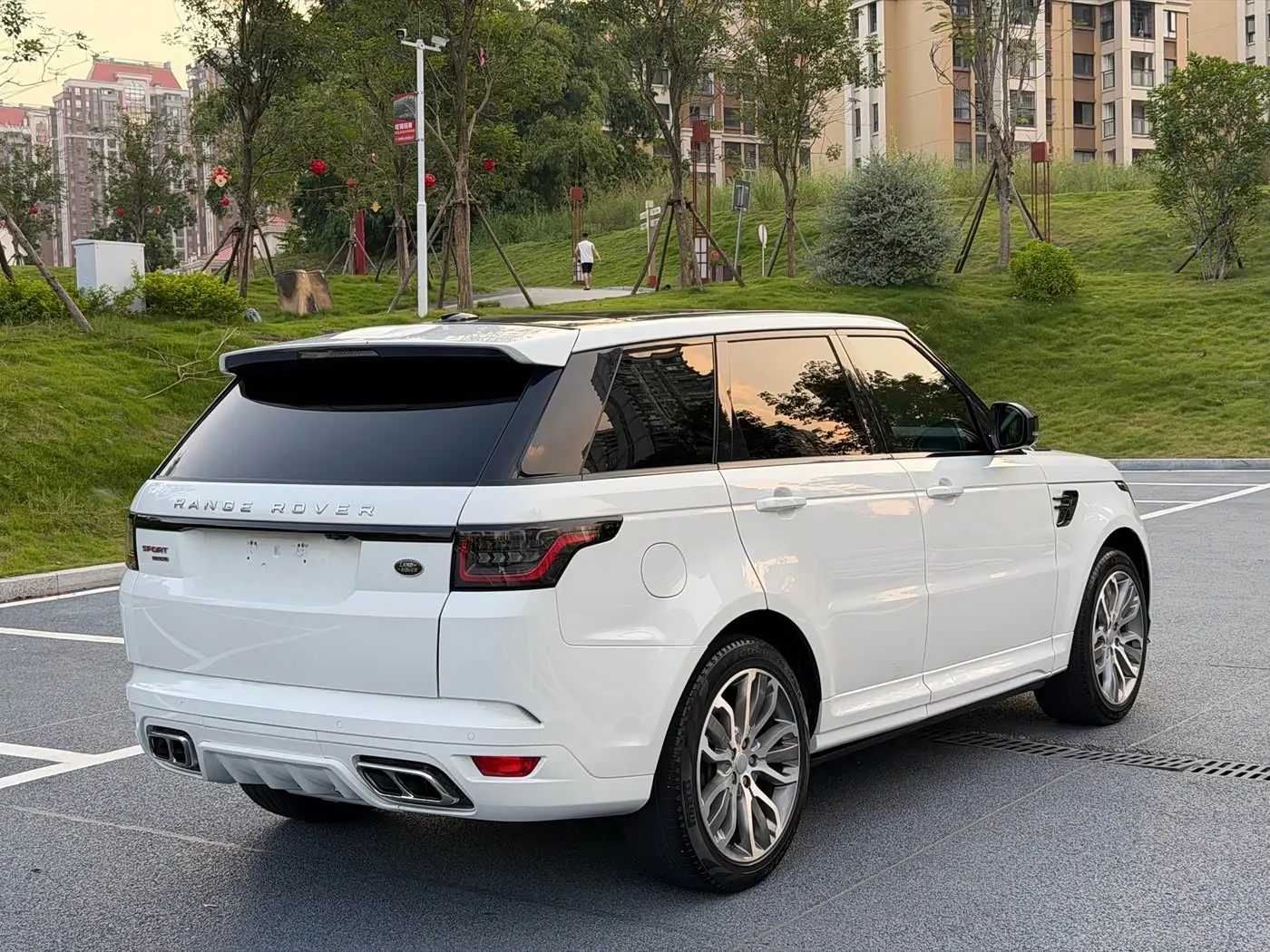 Land Rover Range Rover Sport 2016 — Şəkil 9/10