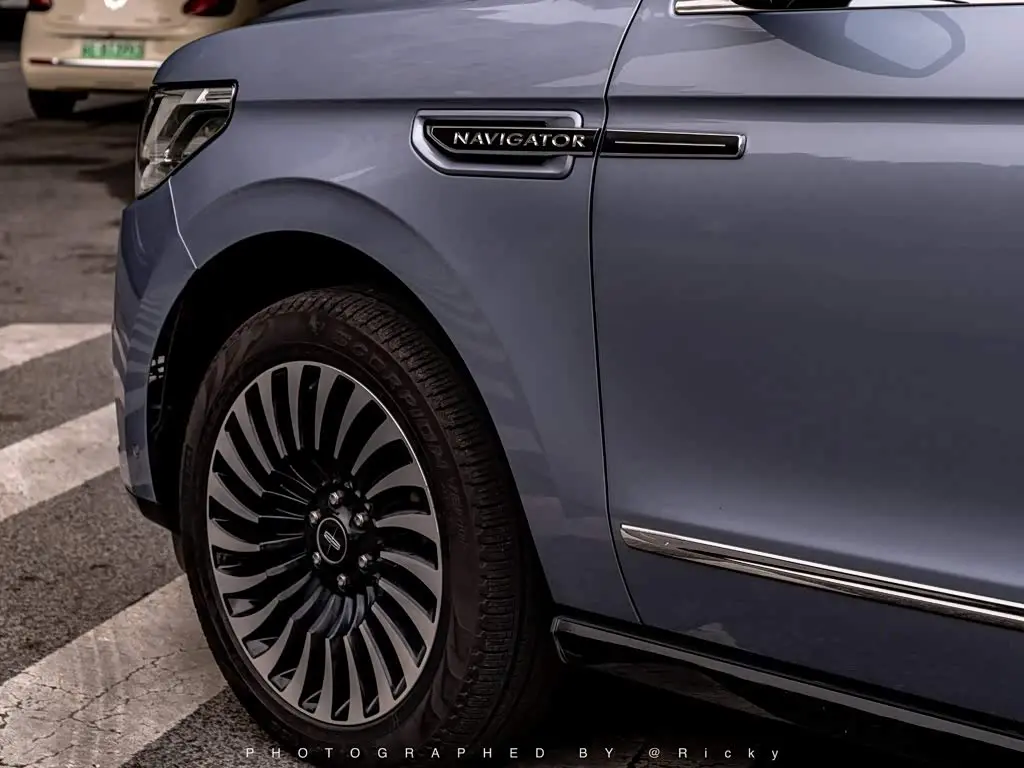 Lincoln Navigator 2020 — Фото 16/18