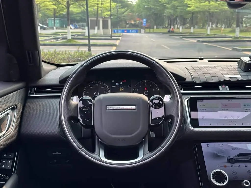 Land Rover Range Rover Velar 2020 — Photo 6/18