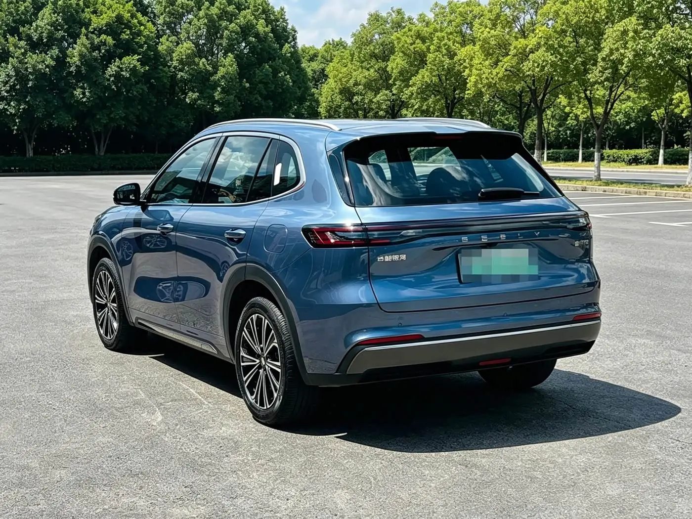 Geely Galaxy Galaxy Starship 7 EM-i 2025 — Фото 7/14