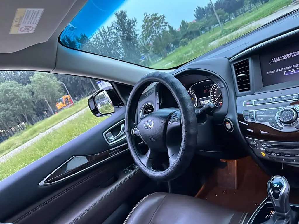 Infiniti QX60 2017 — Photo 19/20