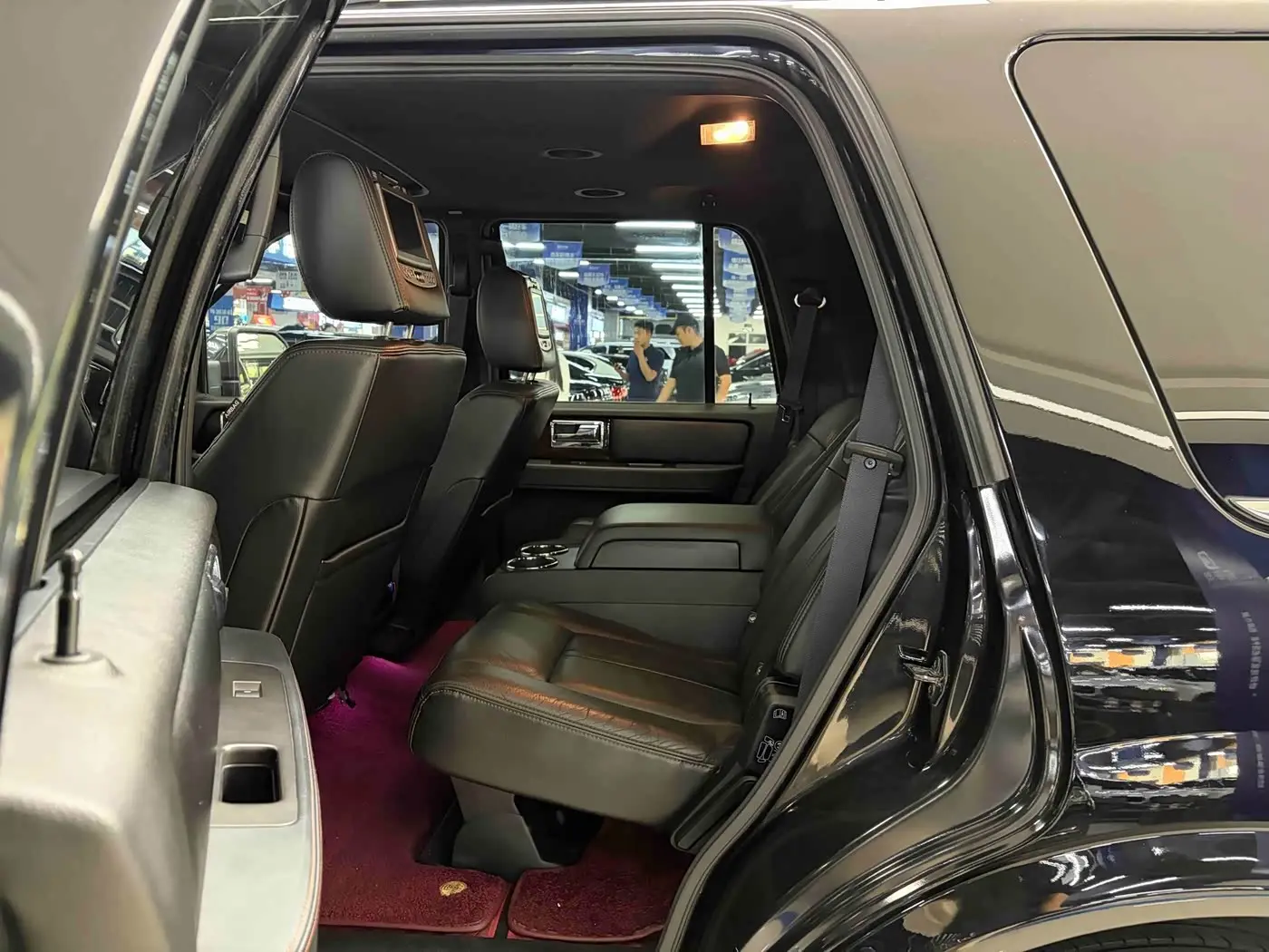 Lincoln Navigator 2016 — ფოტო 5/18