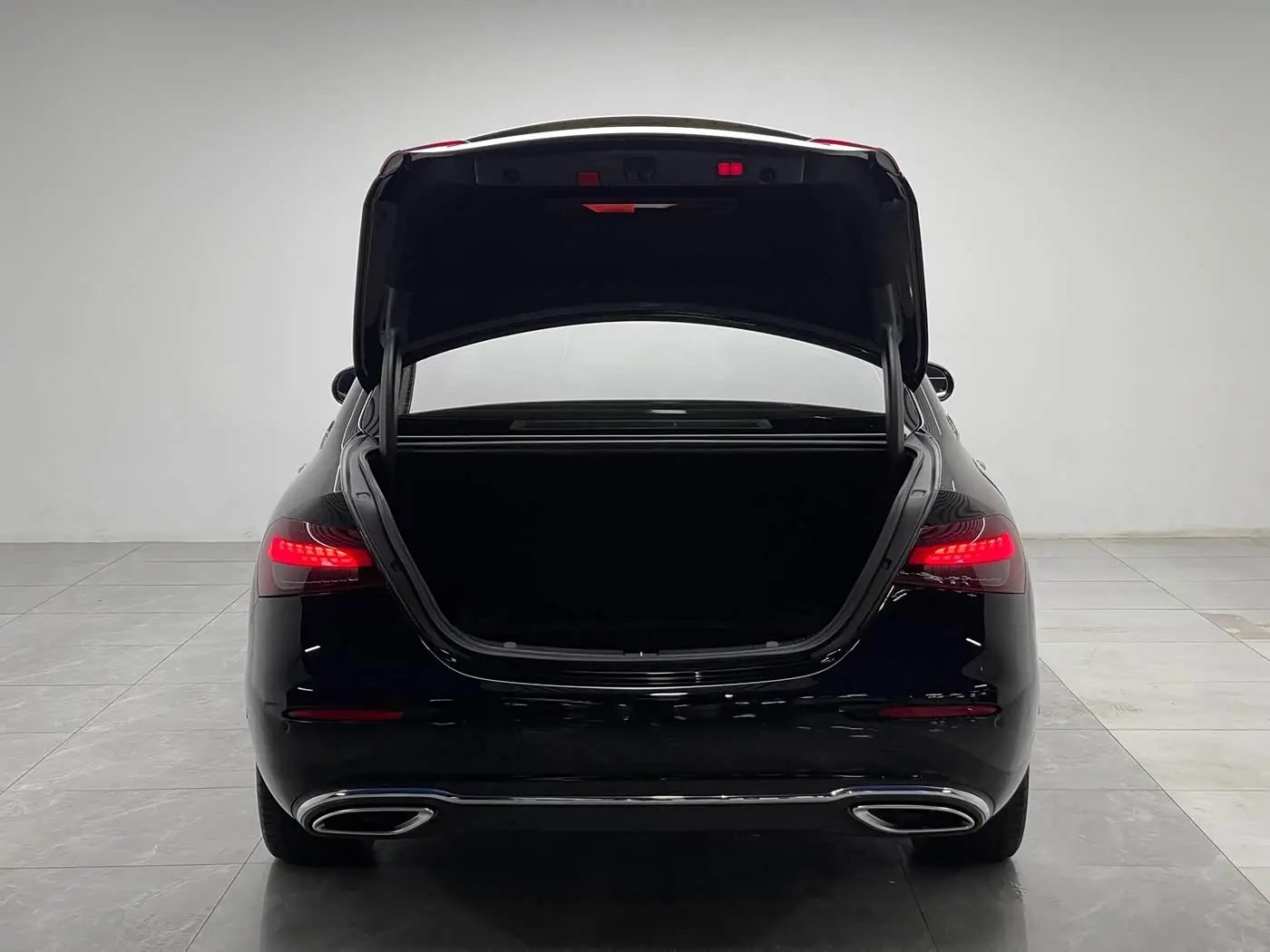 Mercedes-Benz E-Class 2021 — Фото 10/20