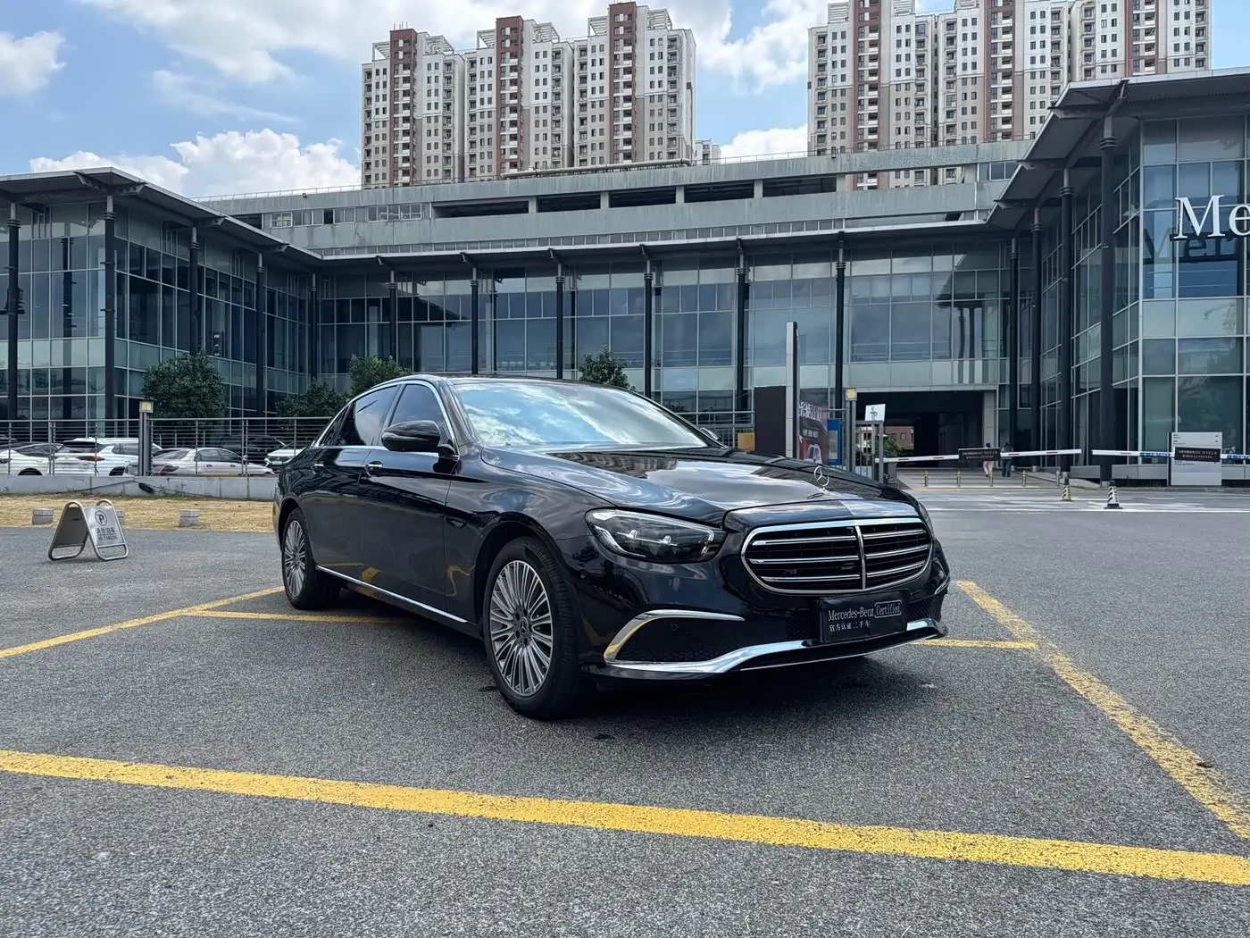 Mercedes-Benz E-Class 2023 — Фото 3/20
