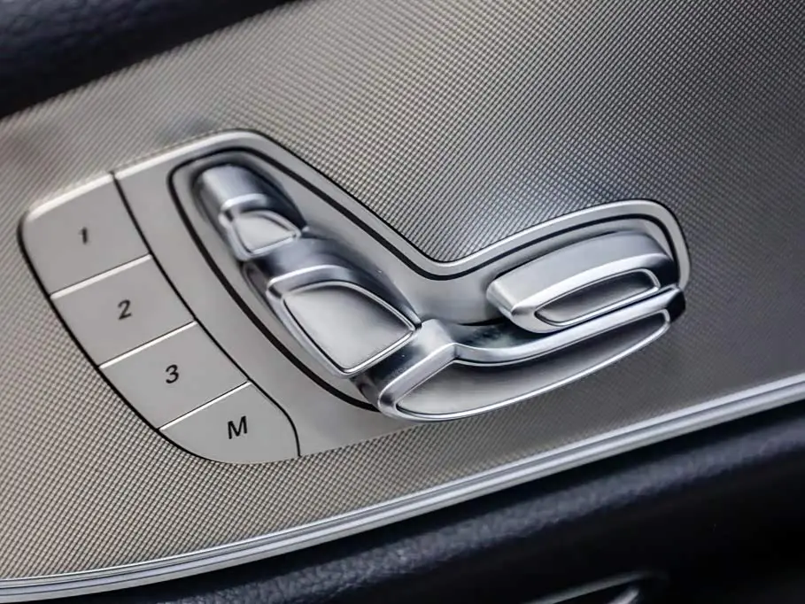 Mercedes-Benz E-Class 2019 — Photo 15/20