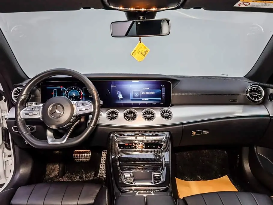 Mercedes-Benz E-Class 2019 — Photo 12/20