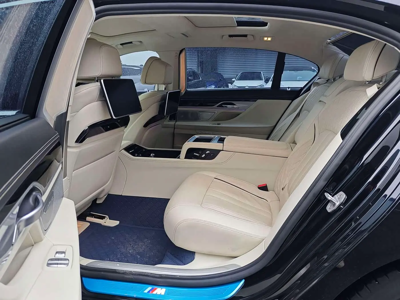 BMW 7 Series 2019 — Фото 12/12