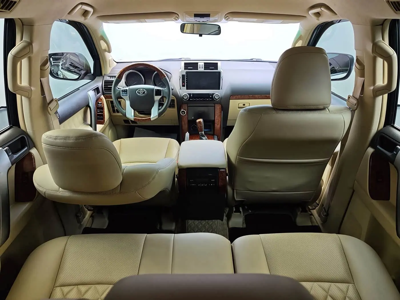 Toyota Prado 2014 — Photo 10/15