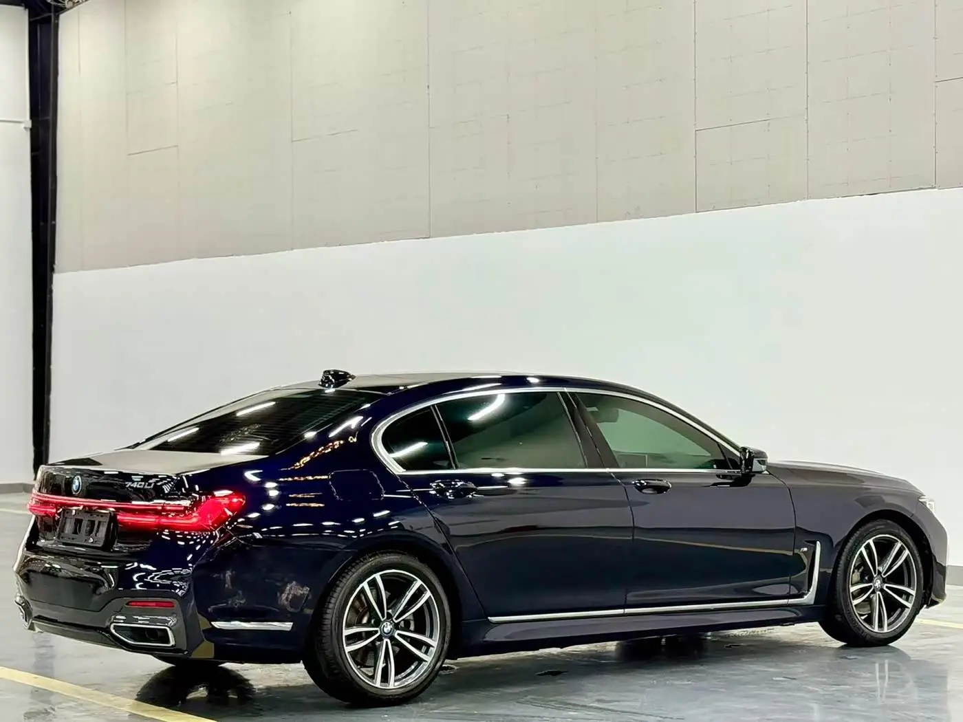 BMW 7 Series 2021 — Фото 12/12