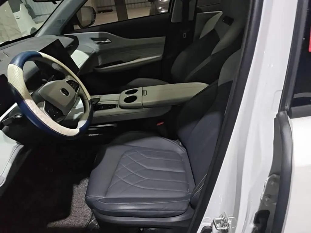 Changan UNI-Z New Energy 2024 — Şəkil 18/20