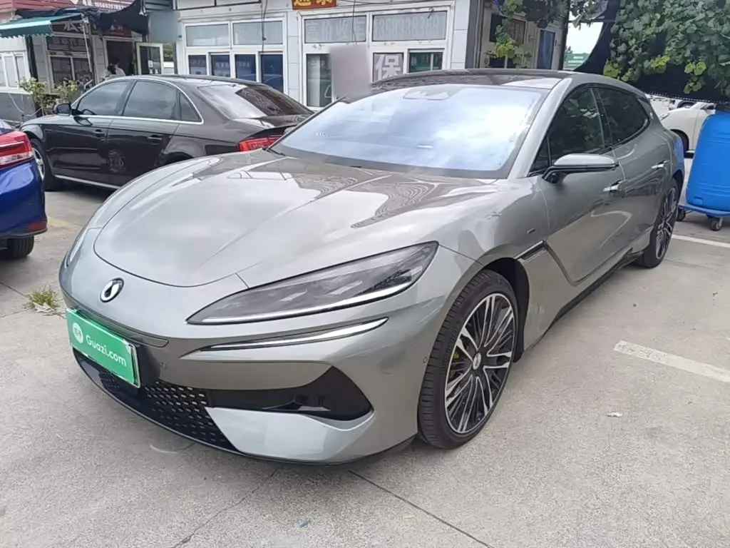 Denza Z9GT 2024 — Photo 2/20
