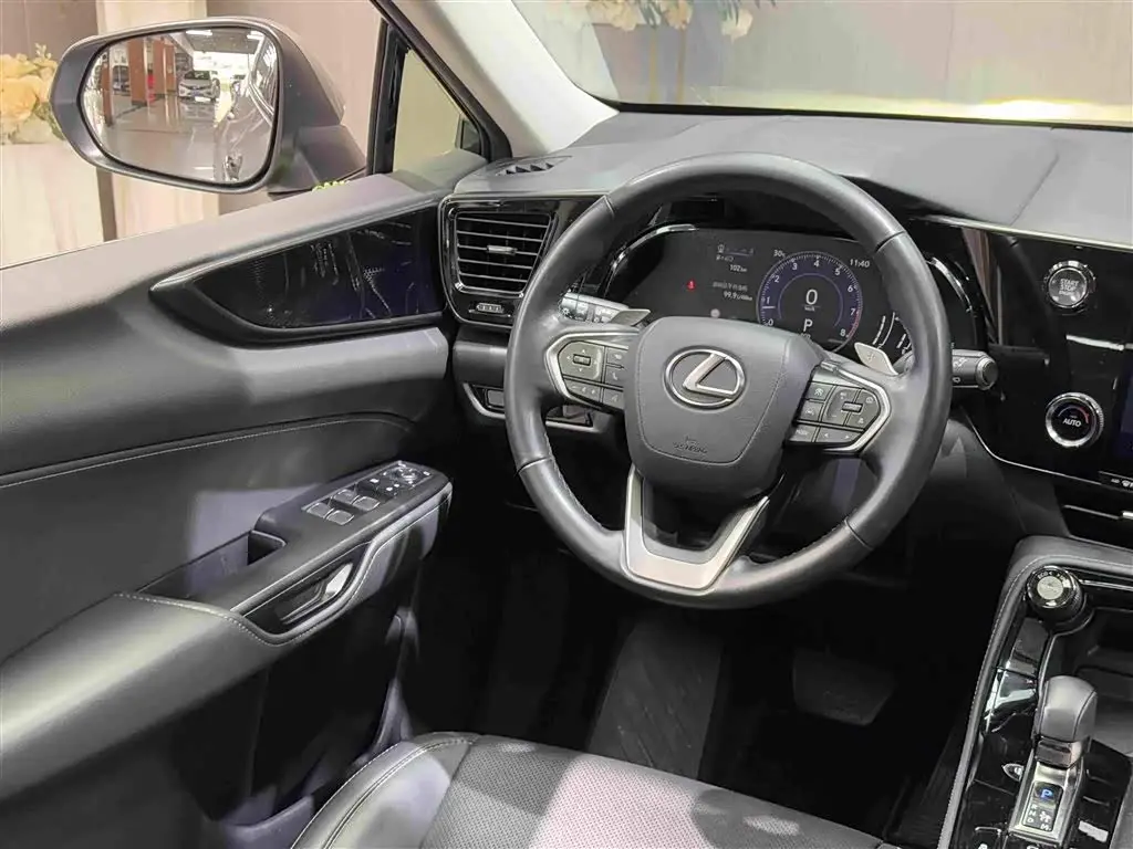 Lexus NX 2023 — Photo 15/20
