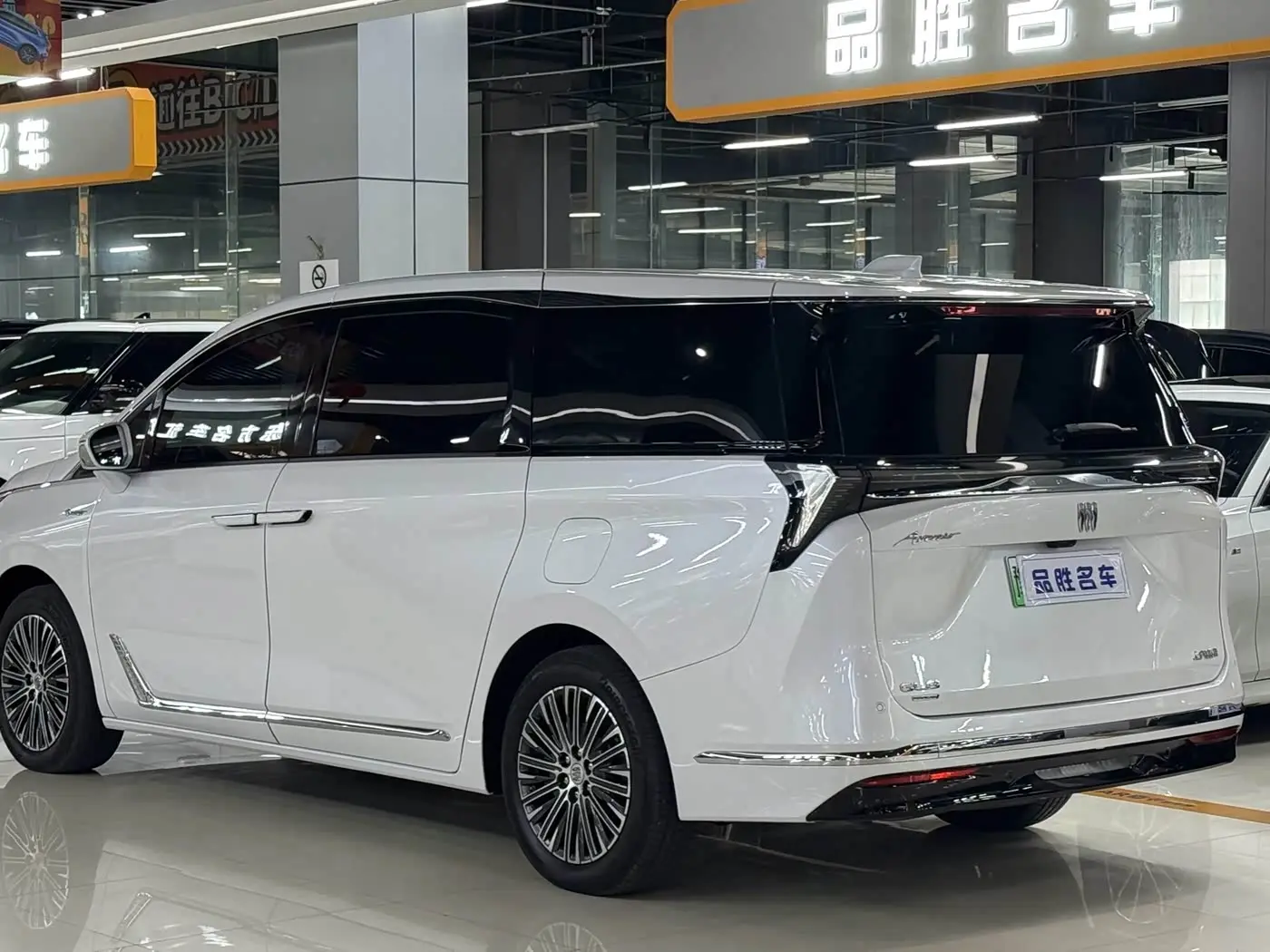 Buick GL8 New Energy 2024 — Photo 3/12