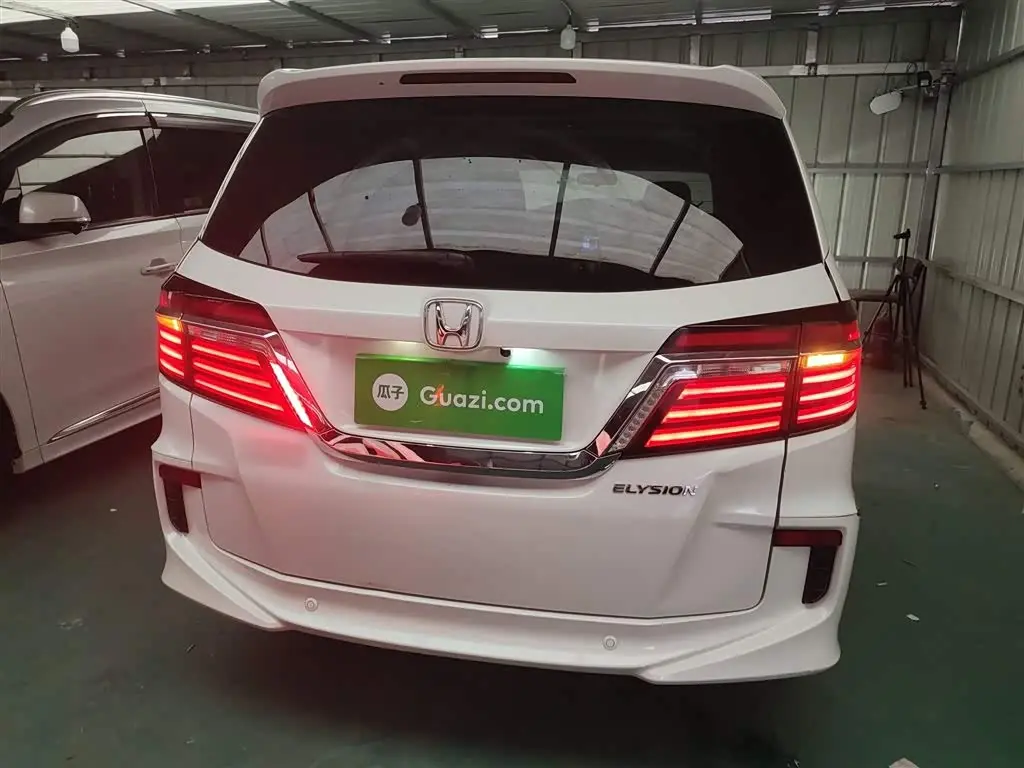 Honda Elysion 2017 — Photo 6/20