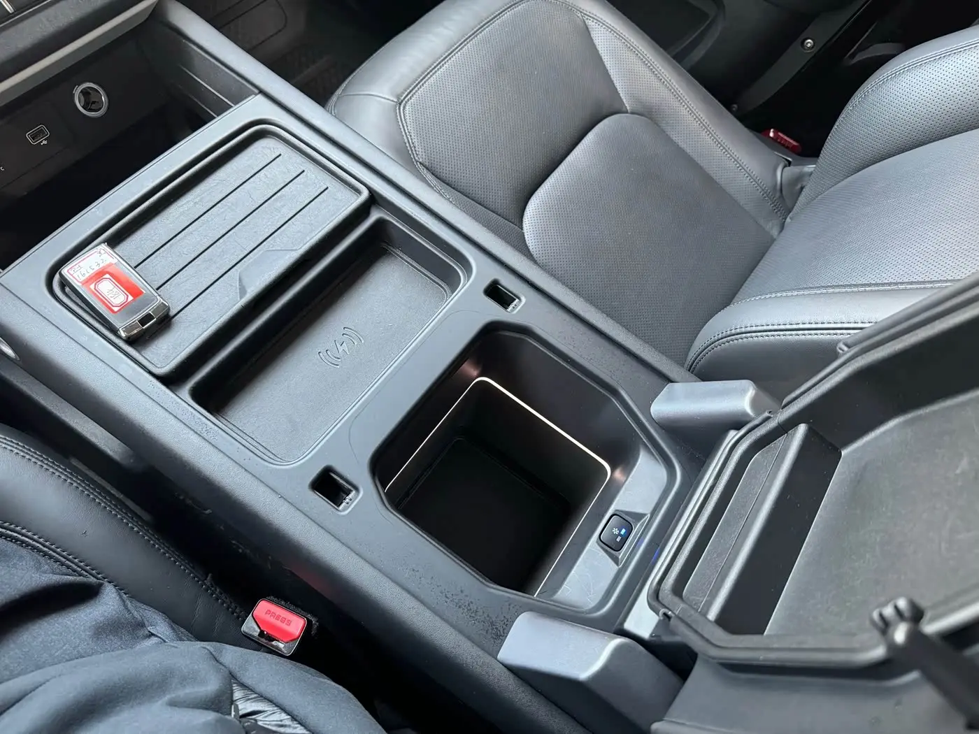 Land Rover Defender 2023 — Фото 10/13