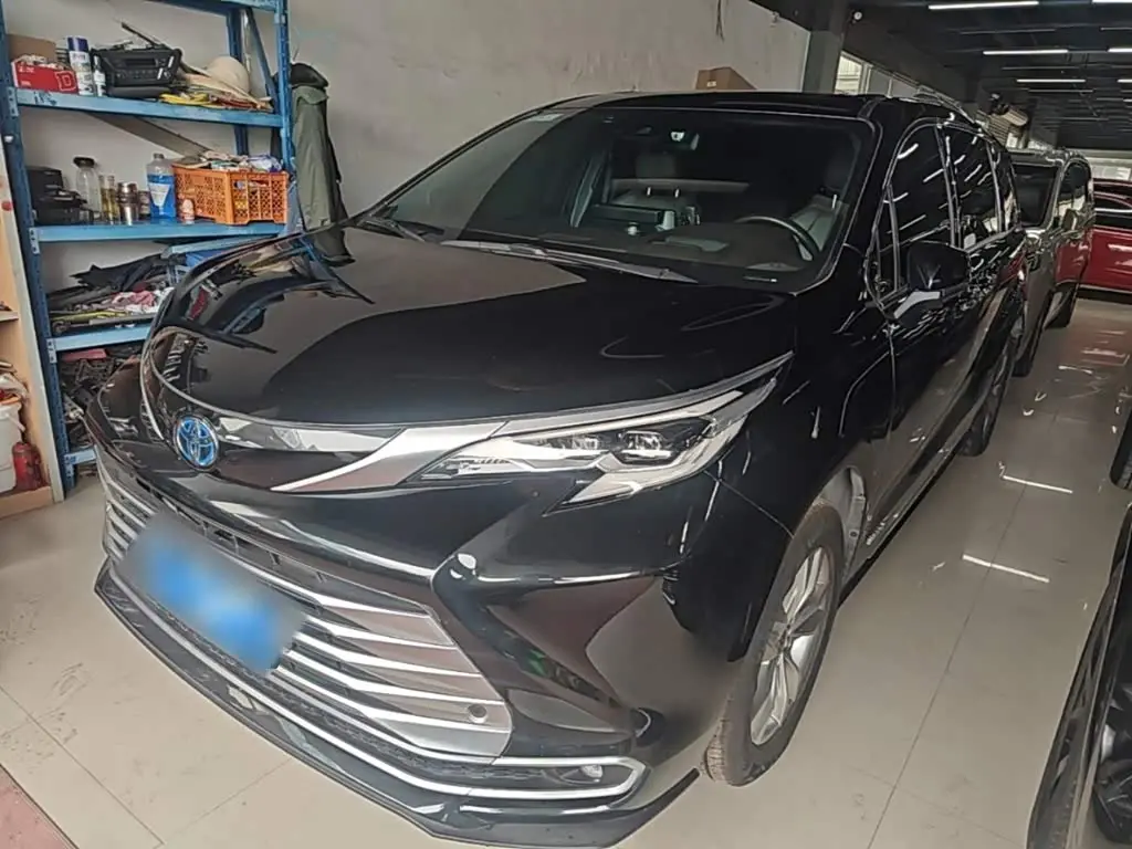 Toyota Sienna 2022 — Photo 1/20