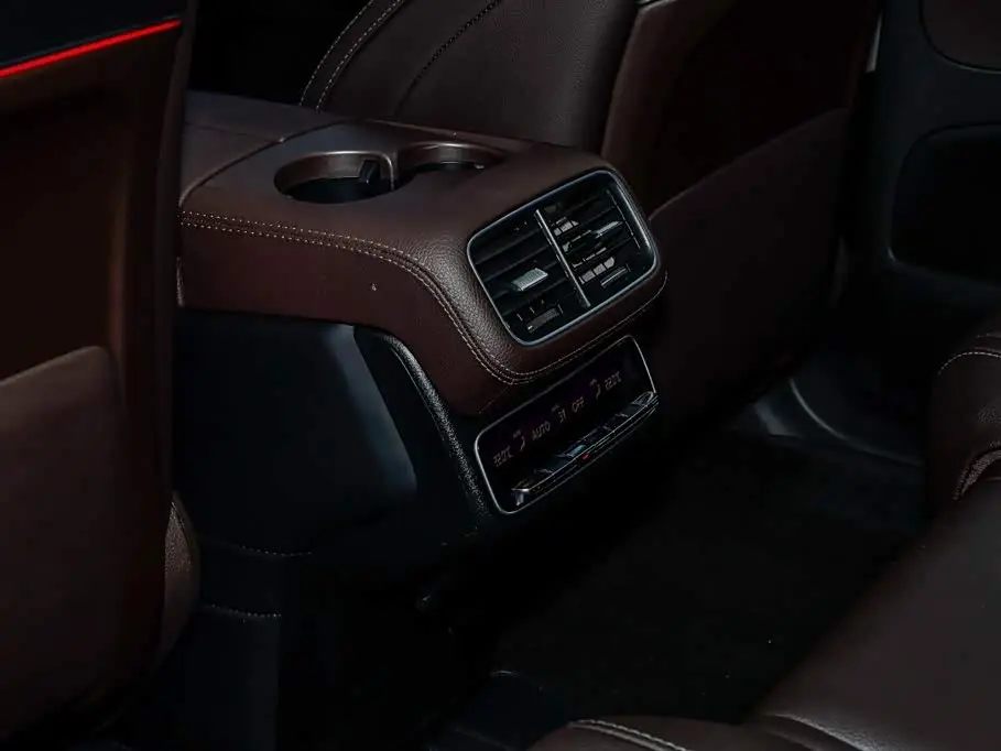 Mercedes-Benz GLE 2023 — Photo 11/20