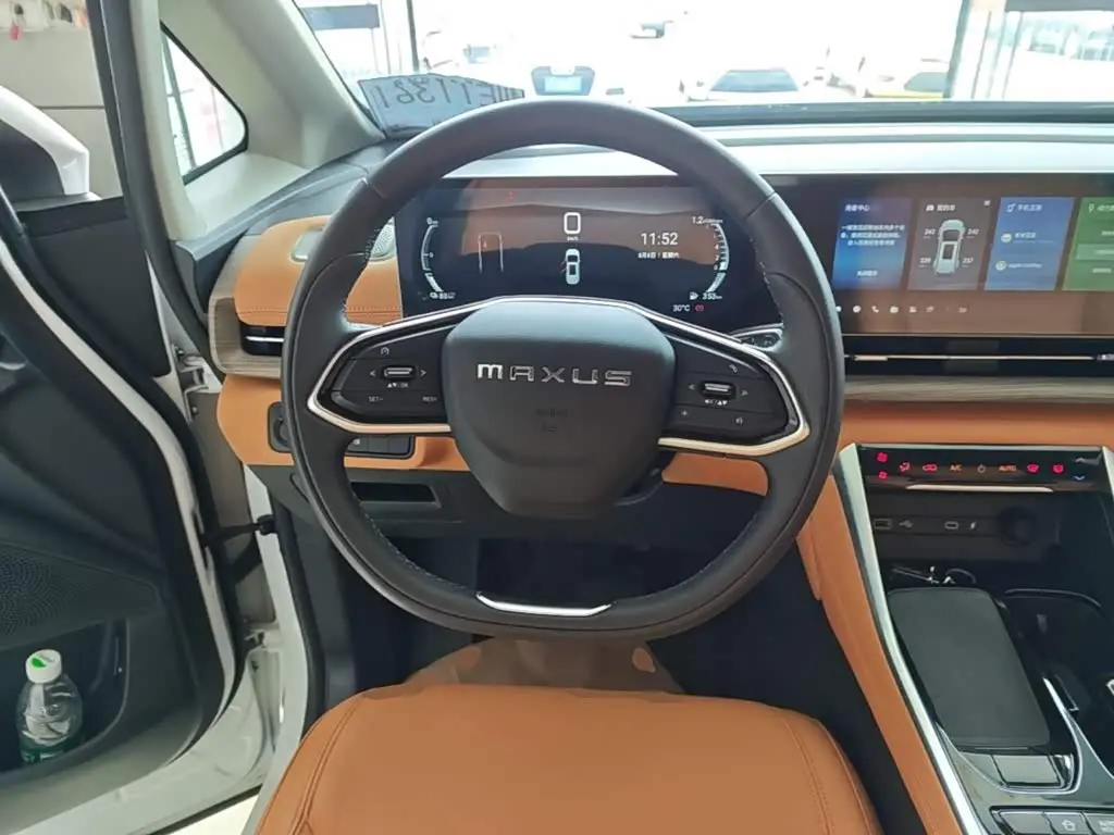 SAIC Maxus Maxus G50 PHEV 2025 — Фото 11/20