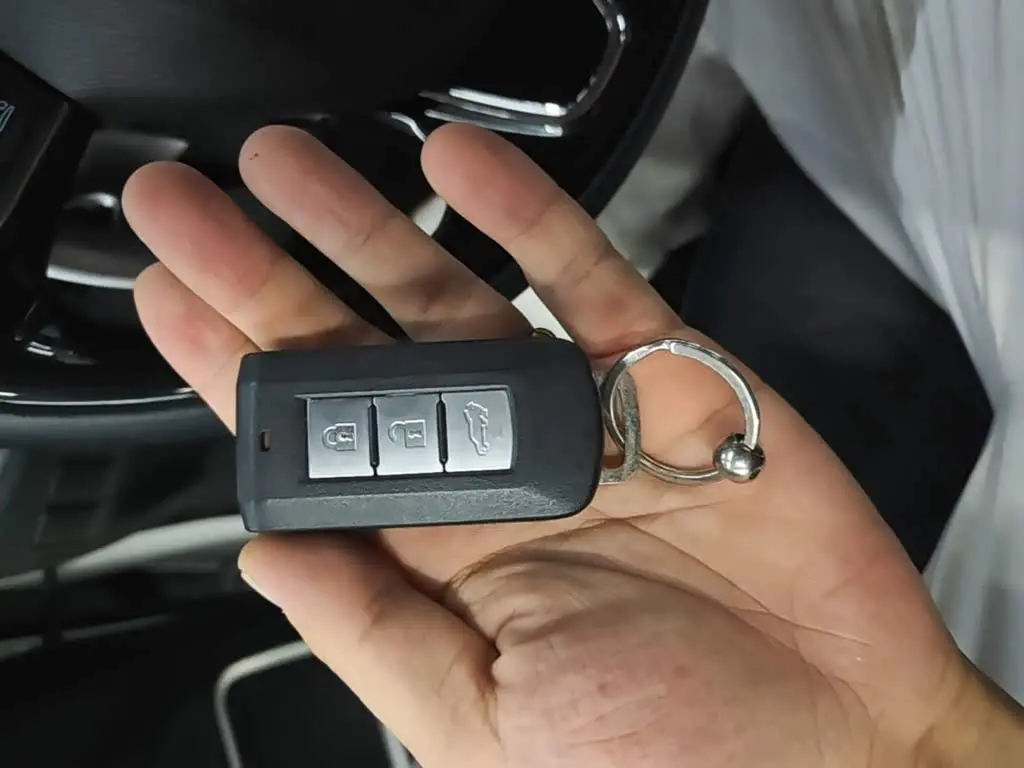 Mitsubishi Outlander 2021 — Photo 9/20