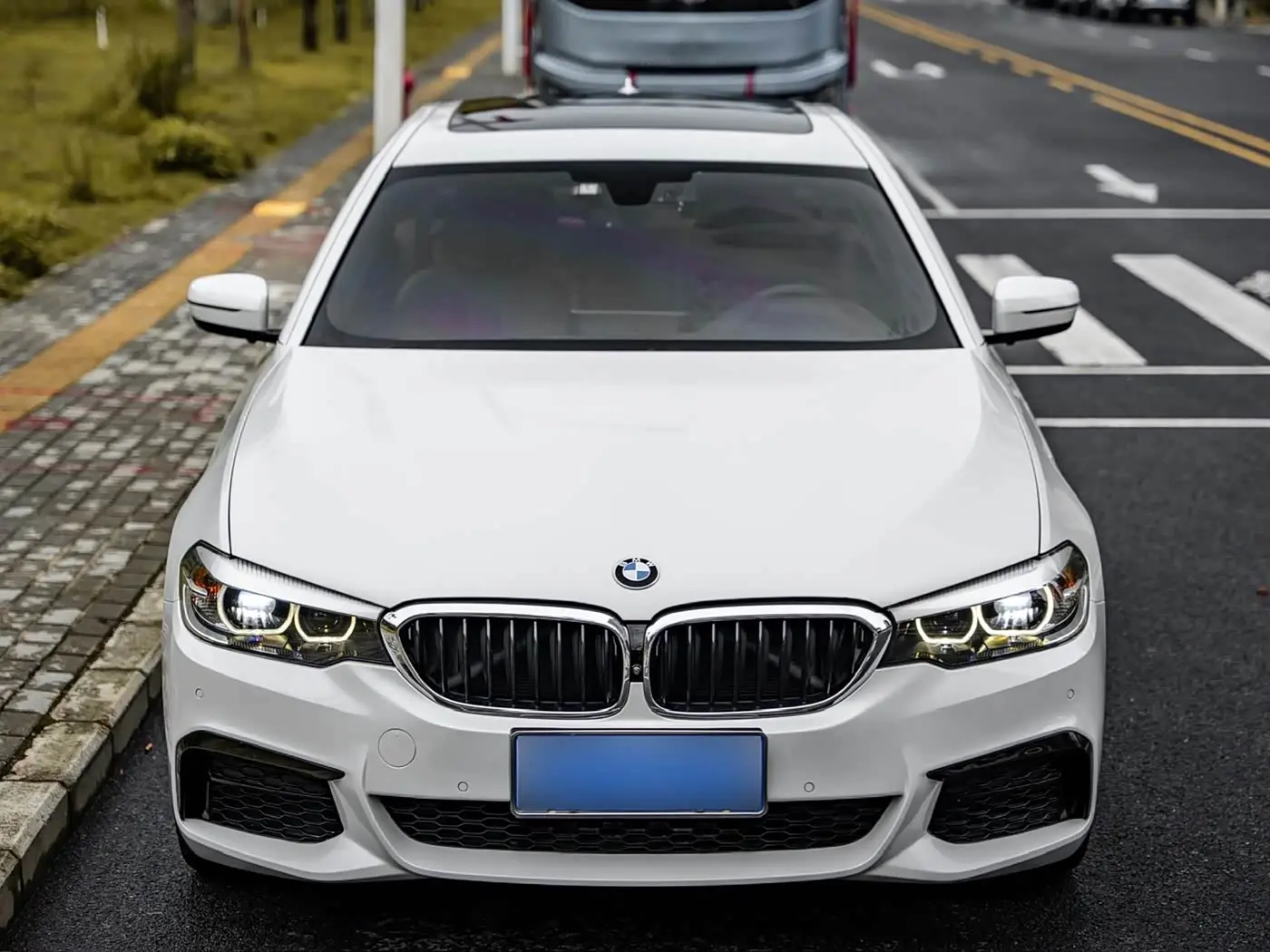 BMW 5 Series 2019 — Photo 2/14