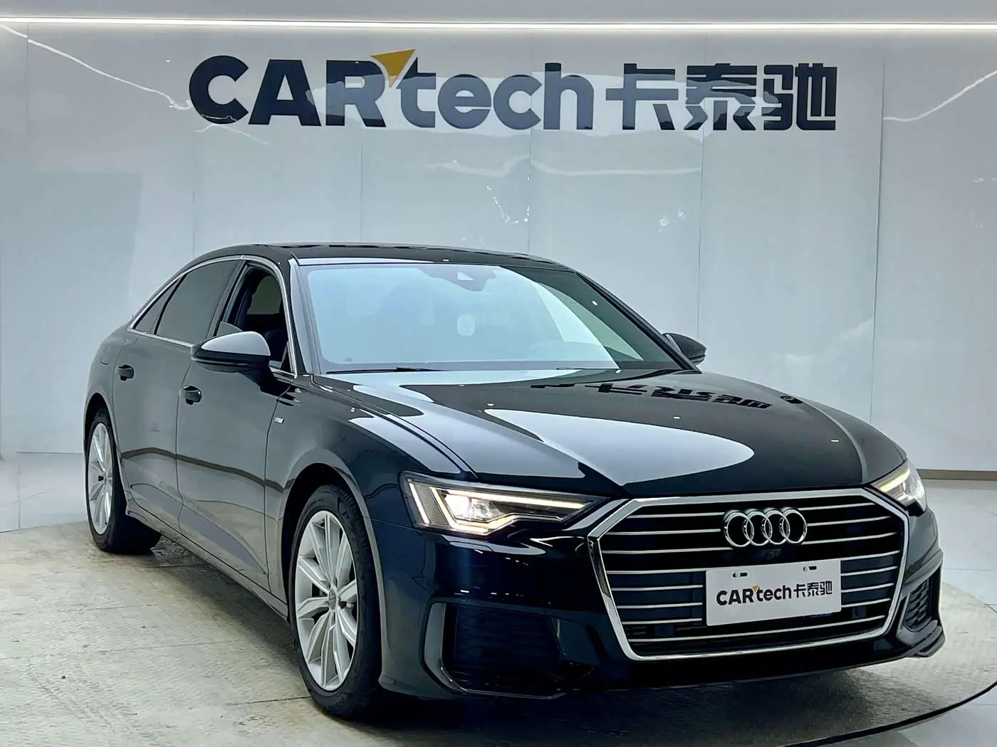 Audi A6L 2021 — Photo 2/20