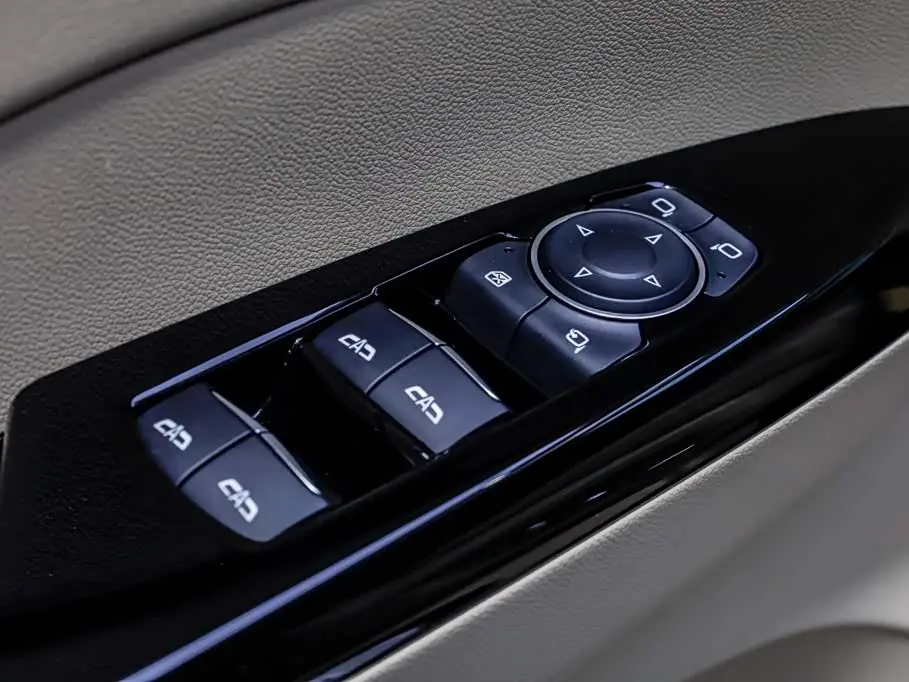 Buick GL8 New Energy 2025 — Photo 12/20