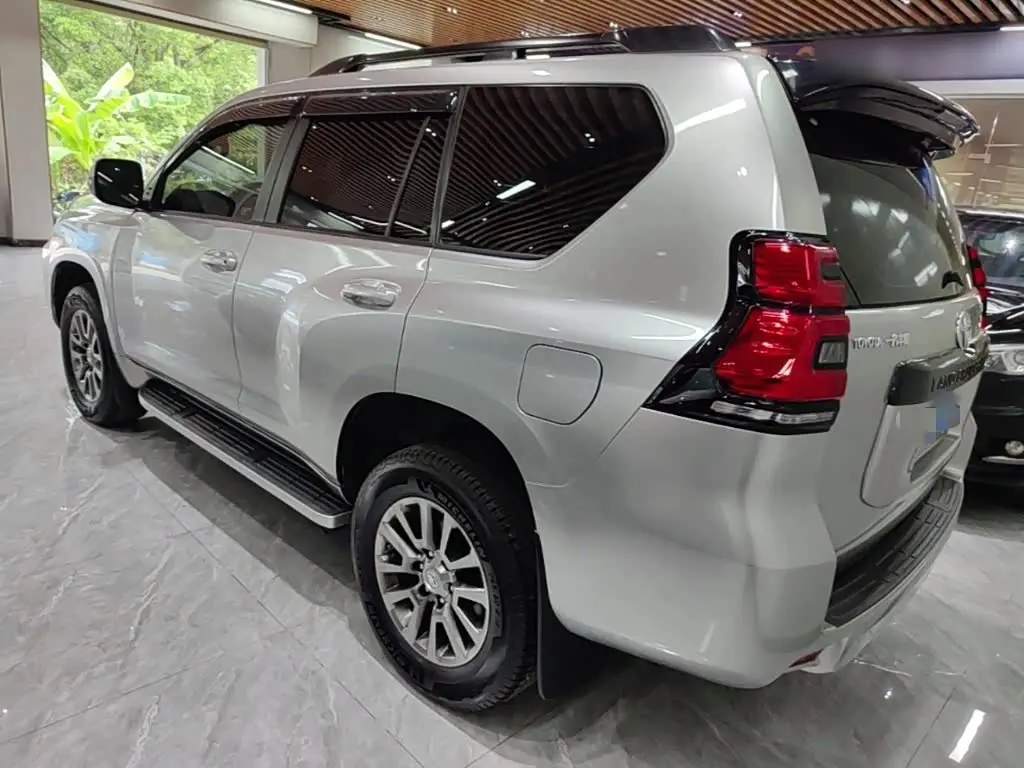 Toyota Prado 2019 — Photo 5/20